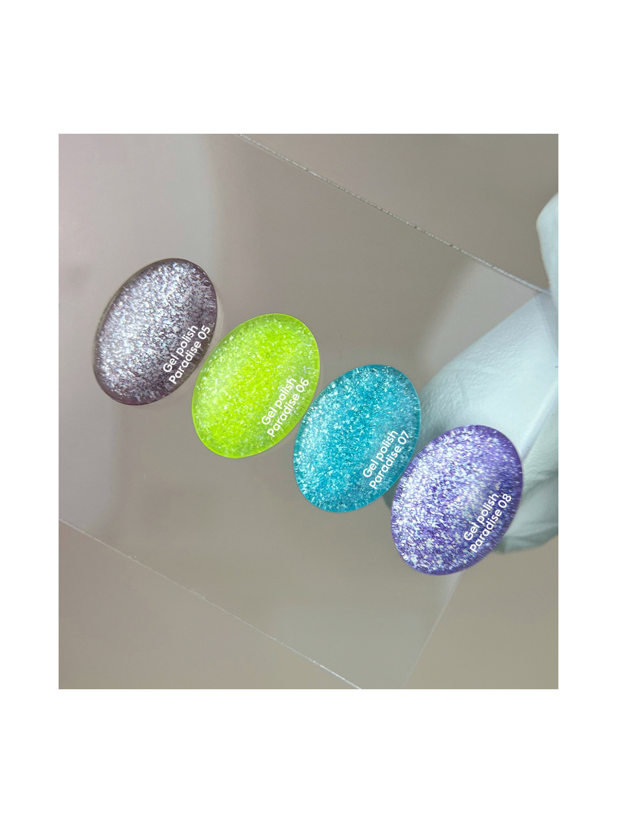 Paradise 03 NAILSOFTHEDAY – efekt flakes