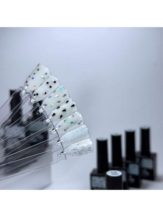 Wykończenie stylizacji topem z elementami – widok równomiernego rozmieszczenia dekoru